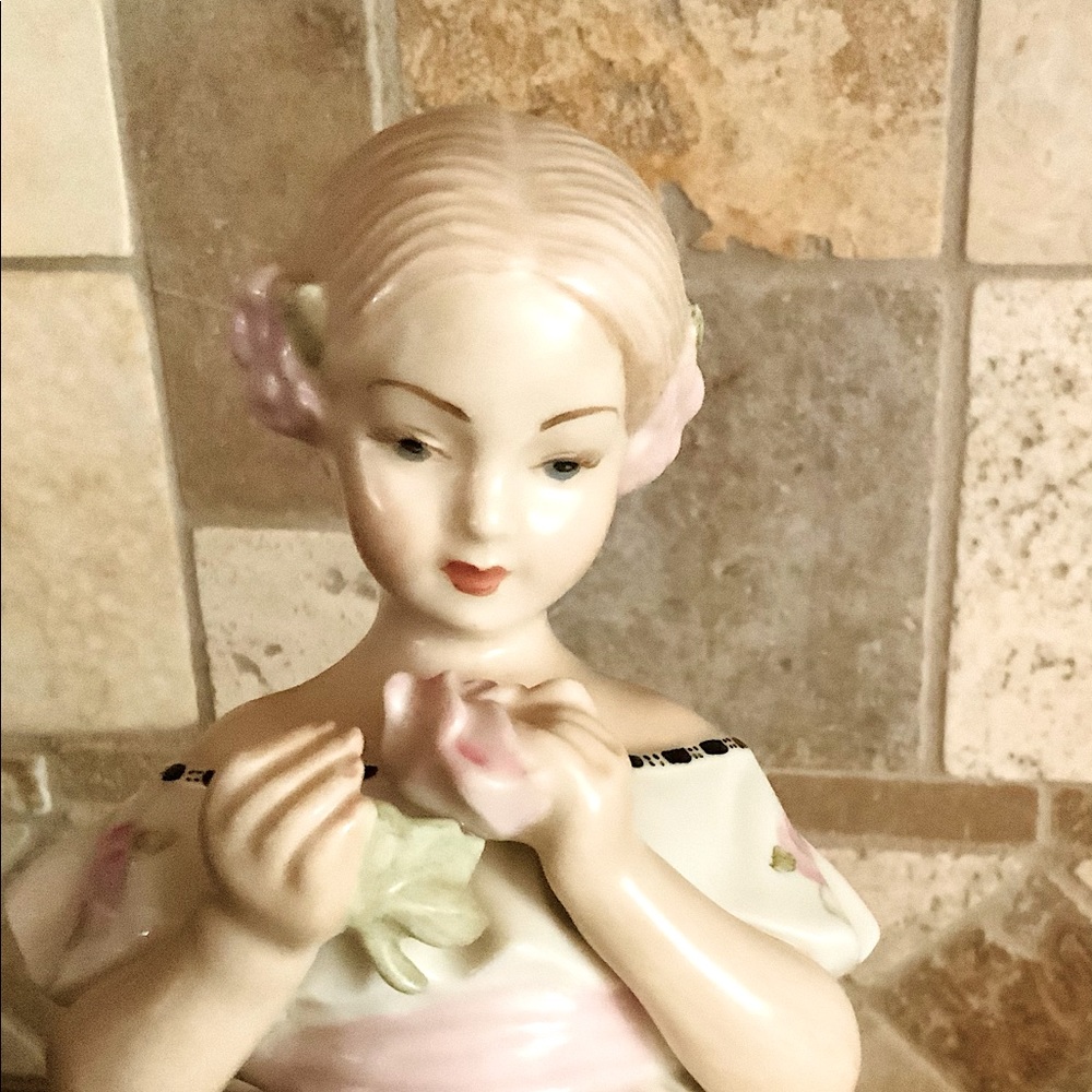 Holland Mold Vintage Figurine Southern Girl Large